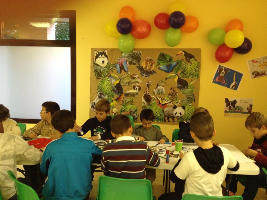 Cómo hacer un disfraz de arte surrealista para niños utilizando matrices 6 Cómo hacer un disfraz de arte surrealista para niños utilizando matrices