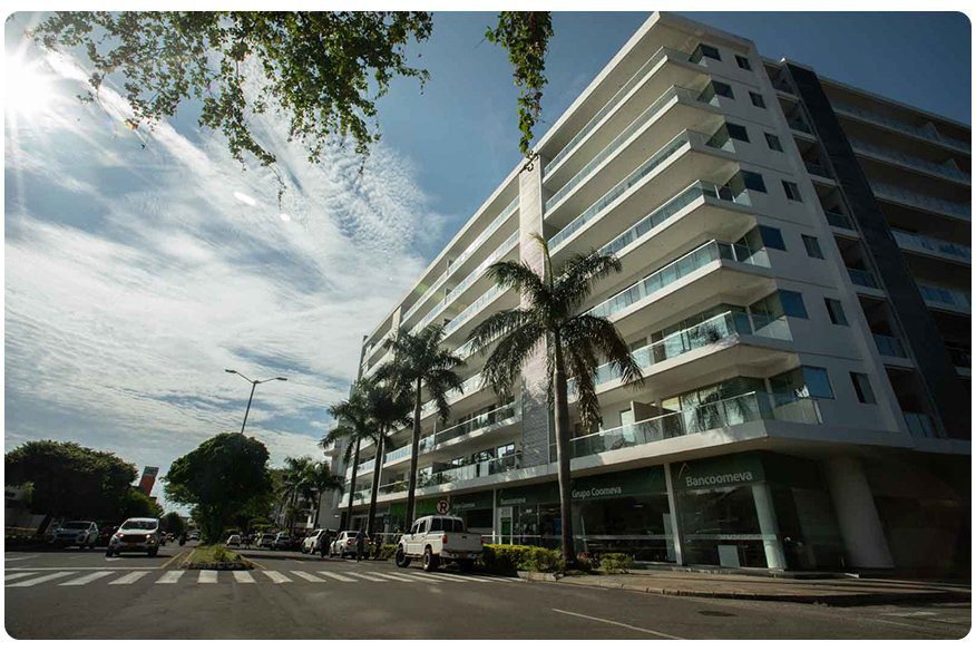 Qué servicios ofrece Cash Go en Cabo San Lucas para turistas 1 turistas disfrutando servicios financieros en cabo