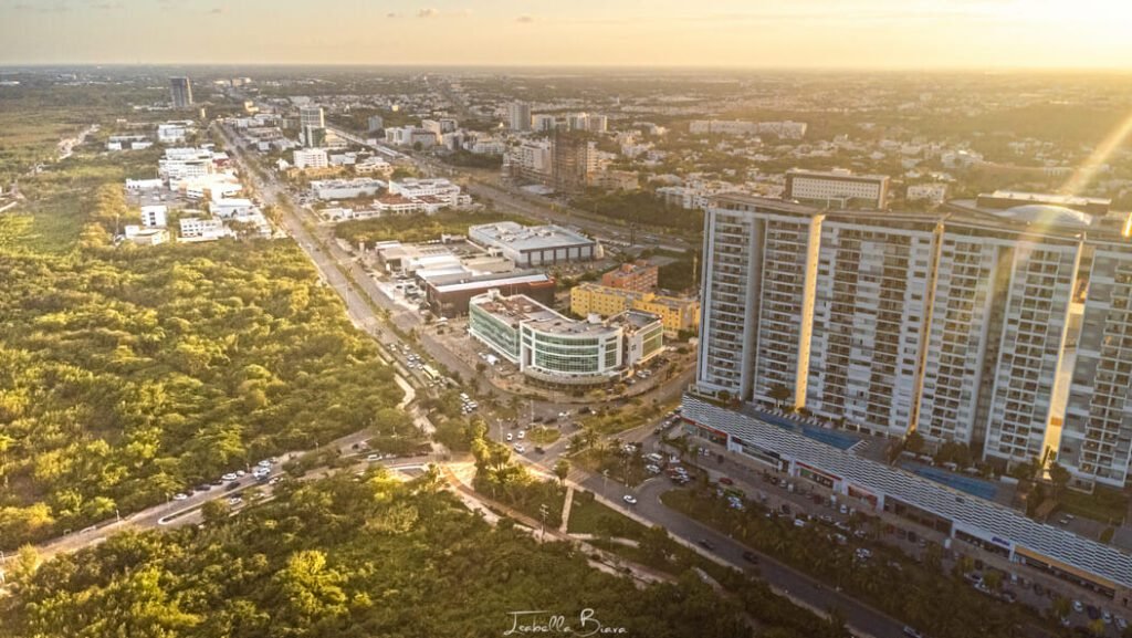 Dónde se encuentra Harmon Hall en Plaza Las Américas Cancún 1 vista aerea de plaza las americas cancun